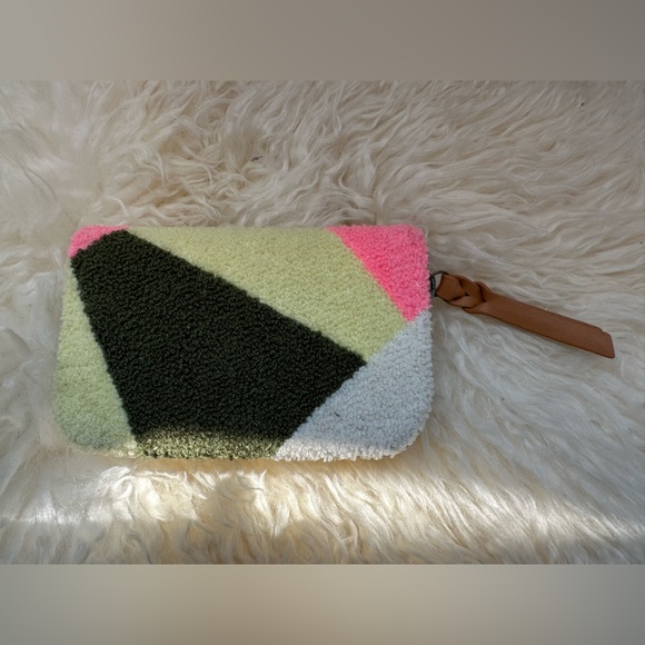 New Overnight Bag with Matching Wallet and Card Sleeve. - Picture 4 of 8